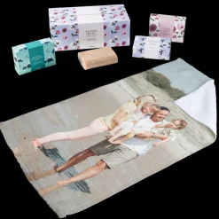 Cadeauset met gepersonaliseerde gastenhanddoekje en 3 zepen