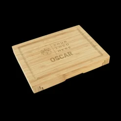 Gegraveerde houten snijplank met kaasmesjes